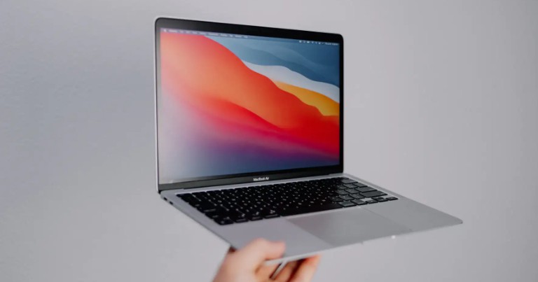 MacBook Air 15 inch có gì mới: Chip M2 mạnh mẽ, màn hình 15.3 inch, pin 18 tiếng, giá từ 30.5 triệu
